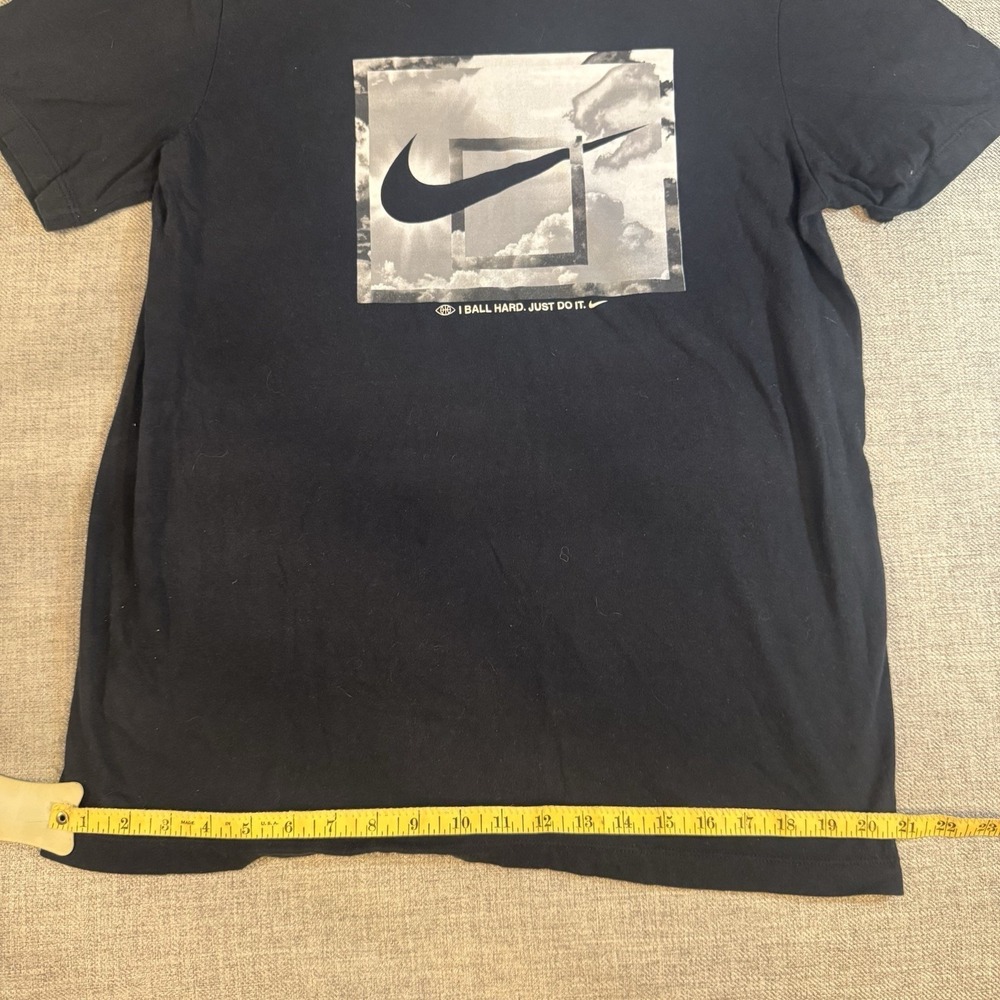 Nike Graphic T Shirt Mens Medium Black Swoosh I Ball Hard Just Do It Tee - Picture 8 of 9